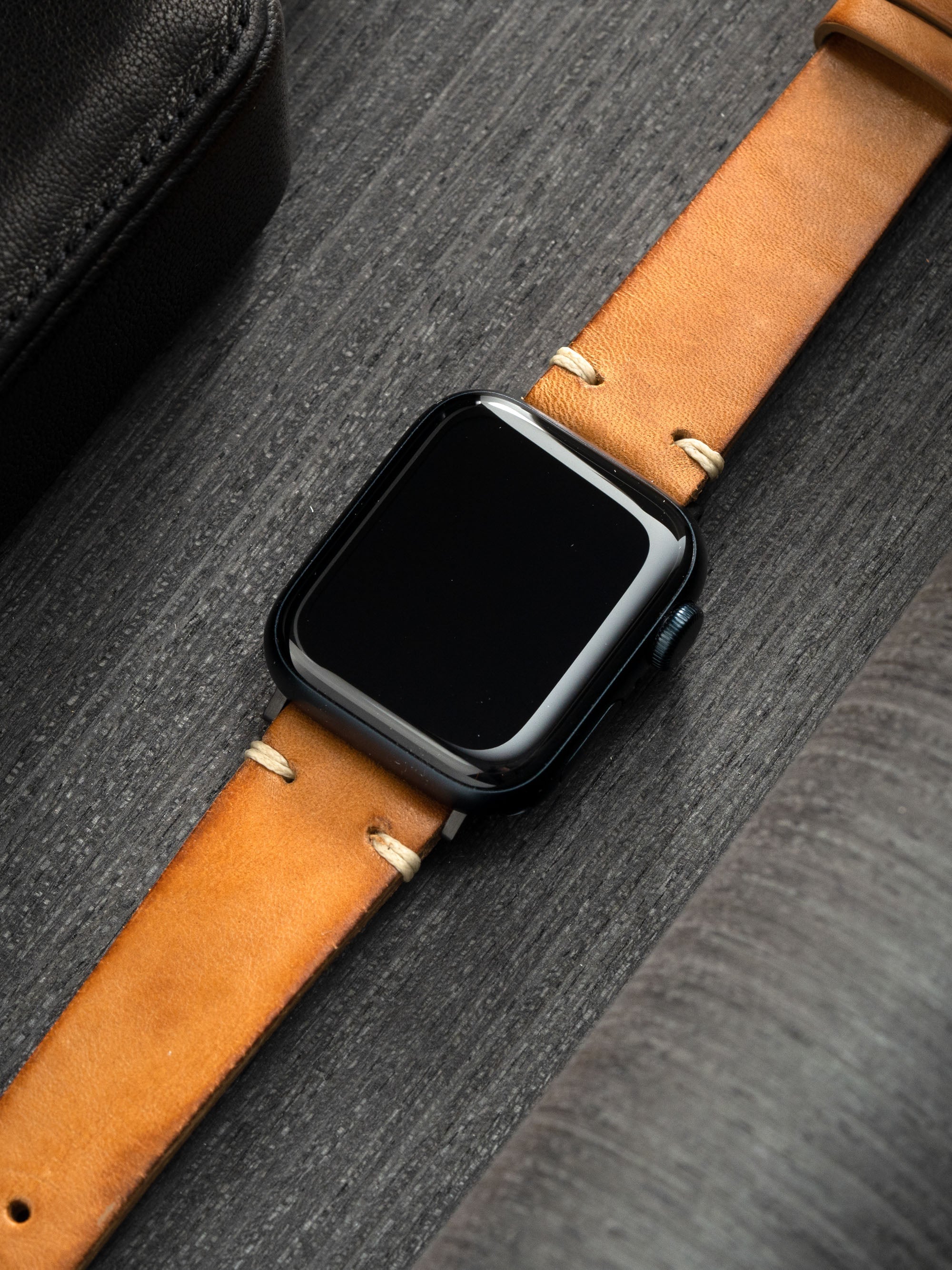 Apple Watch Band - Brown Leather - Vintage Caramel – Bulang and  display picture 1